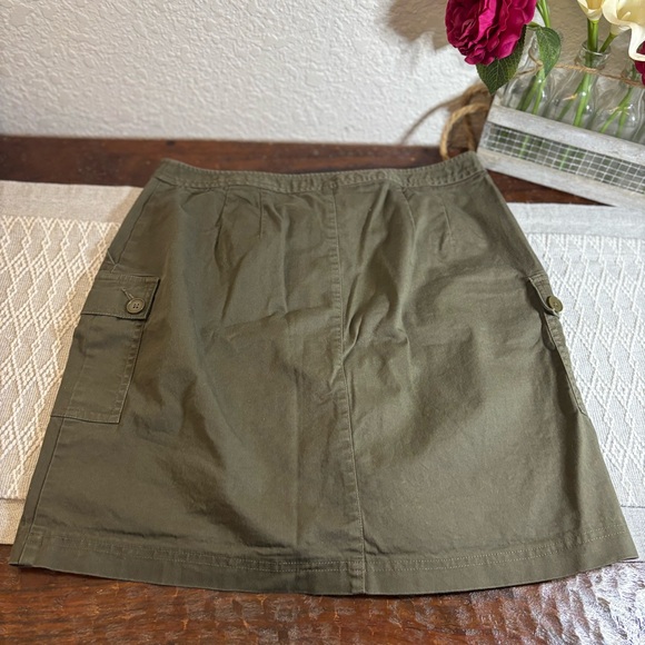 Loft Women’s Cargo Utility Skirt Size 10 Stretch. Army Green. Cotton / Spandex - Picture 2 of 8
